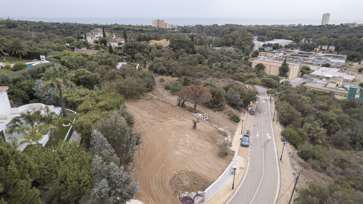 Plot next to the Santa María golf course, for a modern villa