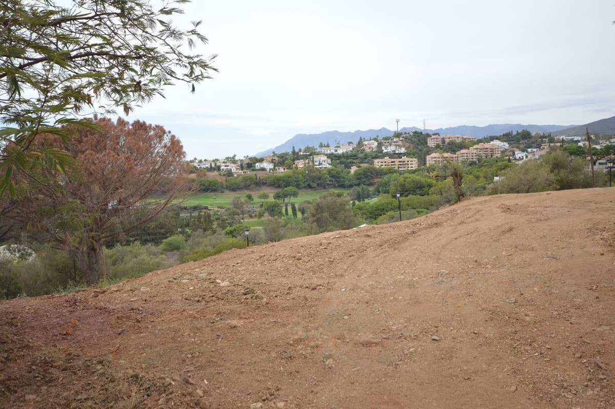 Plot next to the Santa María golf course, for a modern villa