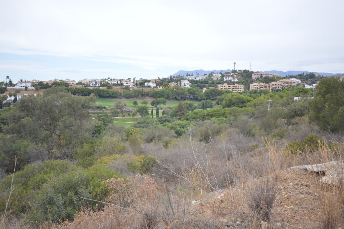 Plot next to the Santa María golf course, for a modern villa