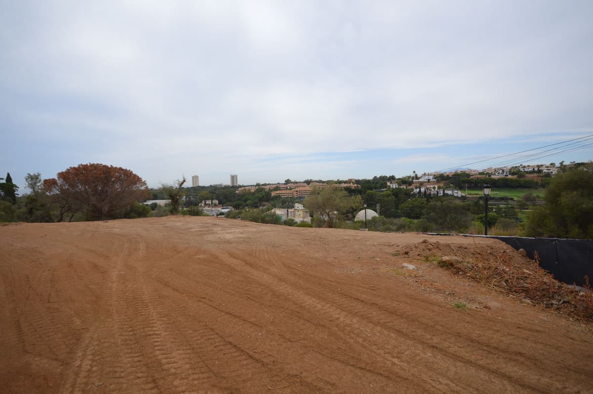 Plot next to the Santa María golf course, for a modern villa