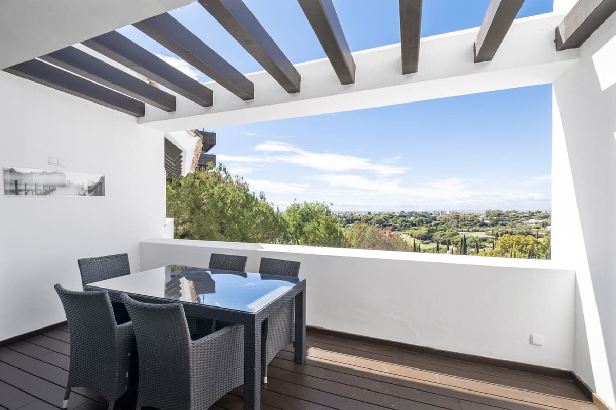 This luxurious duplex penthouse is strategically located in Tee 5, Benahavis, Málaga, offering an impressive combination