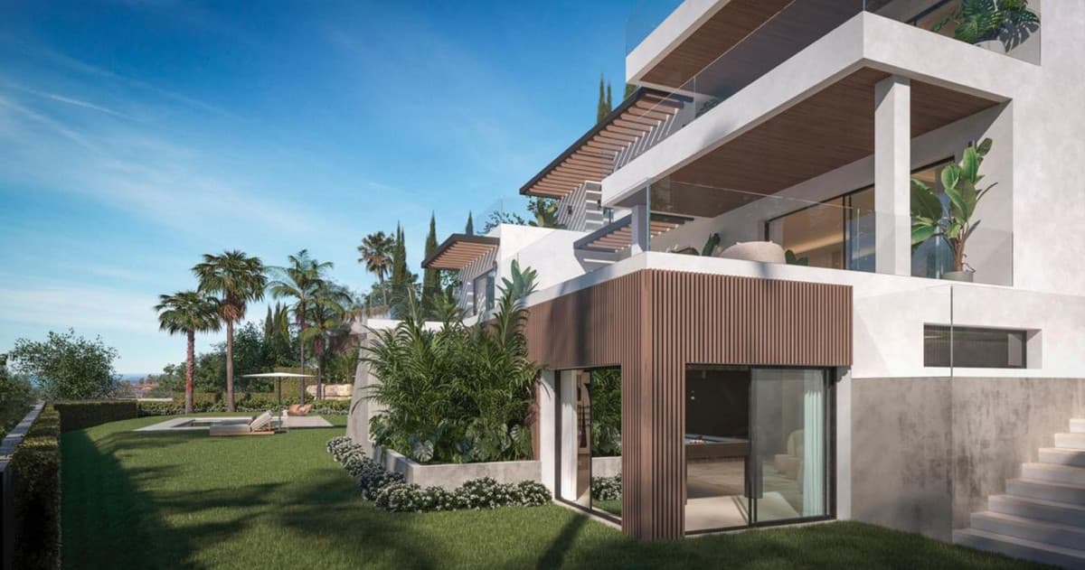 Exclusive Plot with Project and License in Benalmádena – 1,441 m² for the Villa of Your Dreams Price: €700,000 (Plot + P