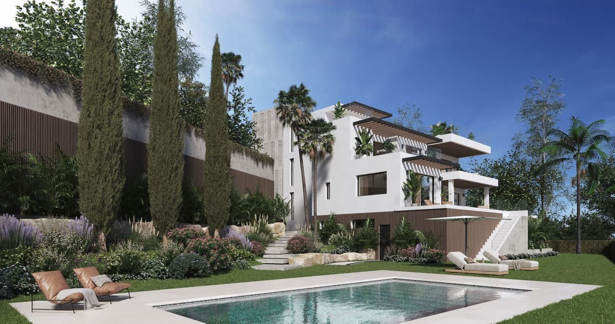 Exclusive Plot with Project and License in Benalmádena – 1,441 m² for the Villa of Your Dreams Price: €700,000 (Plot + P