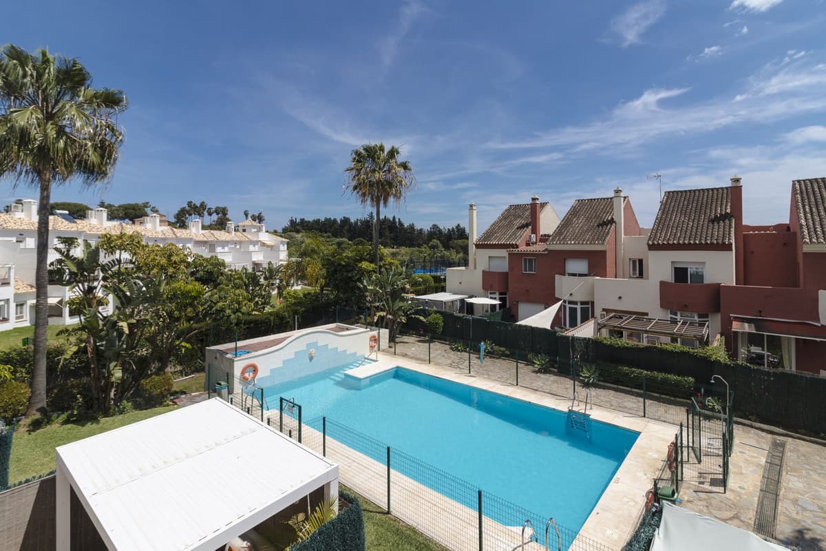 Beautiful townhouse in Selwo, Estepona