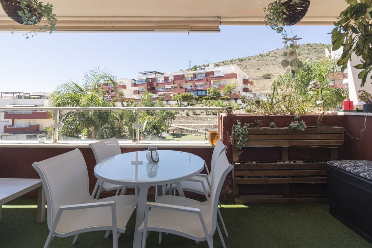Beautiful 80-square-meter apartment for sale in a quiet gated community in Santangelo Norte