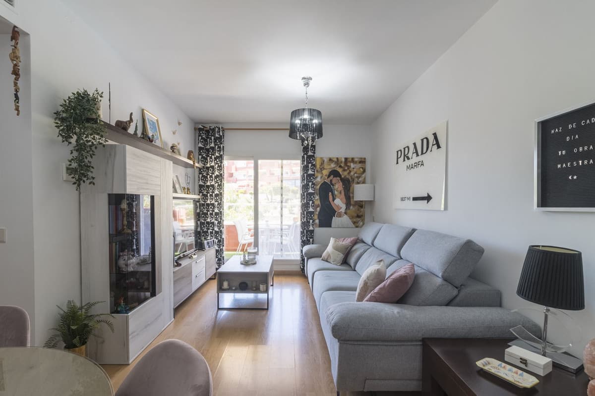 Beautiful 80-square-meter apartment for sale in a quiet gated community in Santangelo Norte