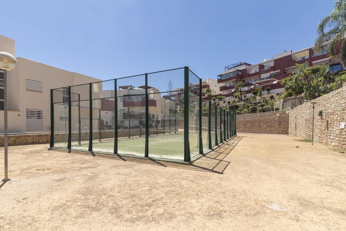 Beautiful 80-square-meter apartment for sale in a quiet gated community in Santangelo Norte