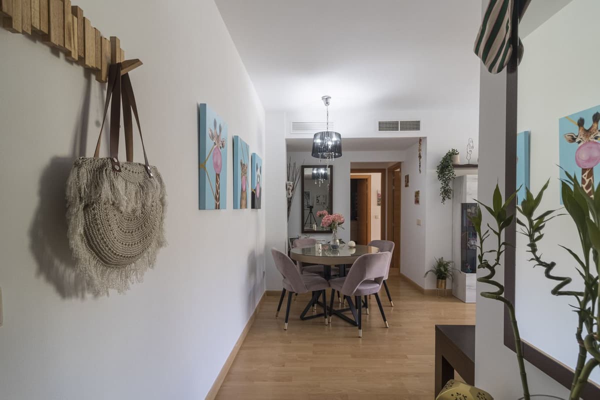 Beautiful 80-square-meter apartment for sale in a quiet gated community in Santangelo Norte