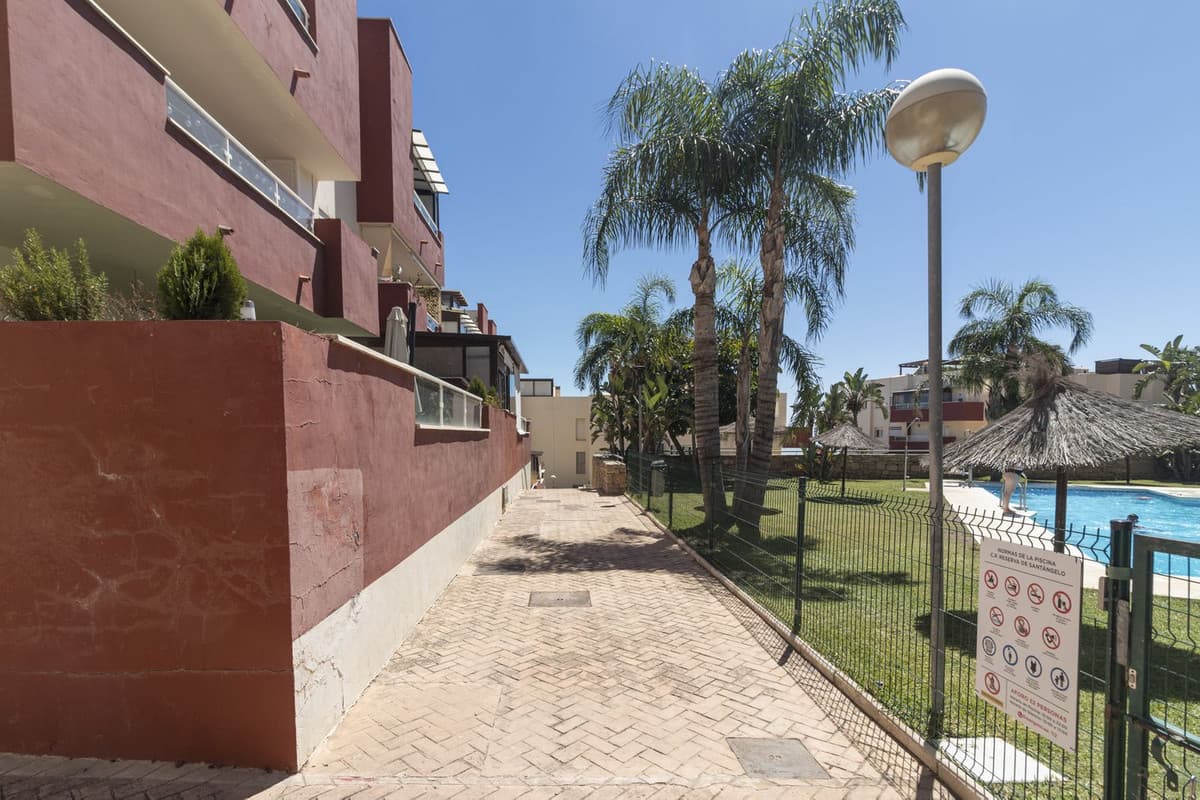 Beautiful 80-square-meter apartment for sale in a quiet gated community in Santangelo Norte