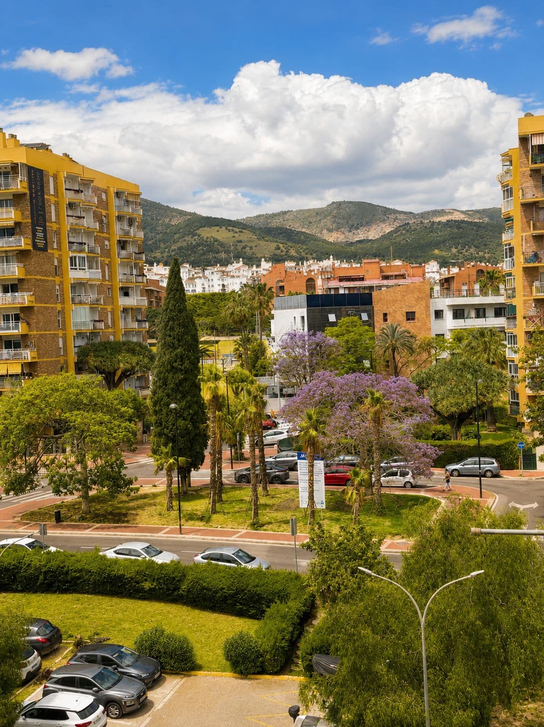 Benalmádena – Arroyo de la Miel | Renovated studio with tourist license and partial sea views For sale, a cozy, complete