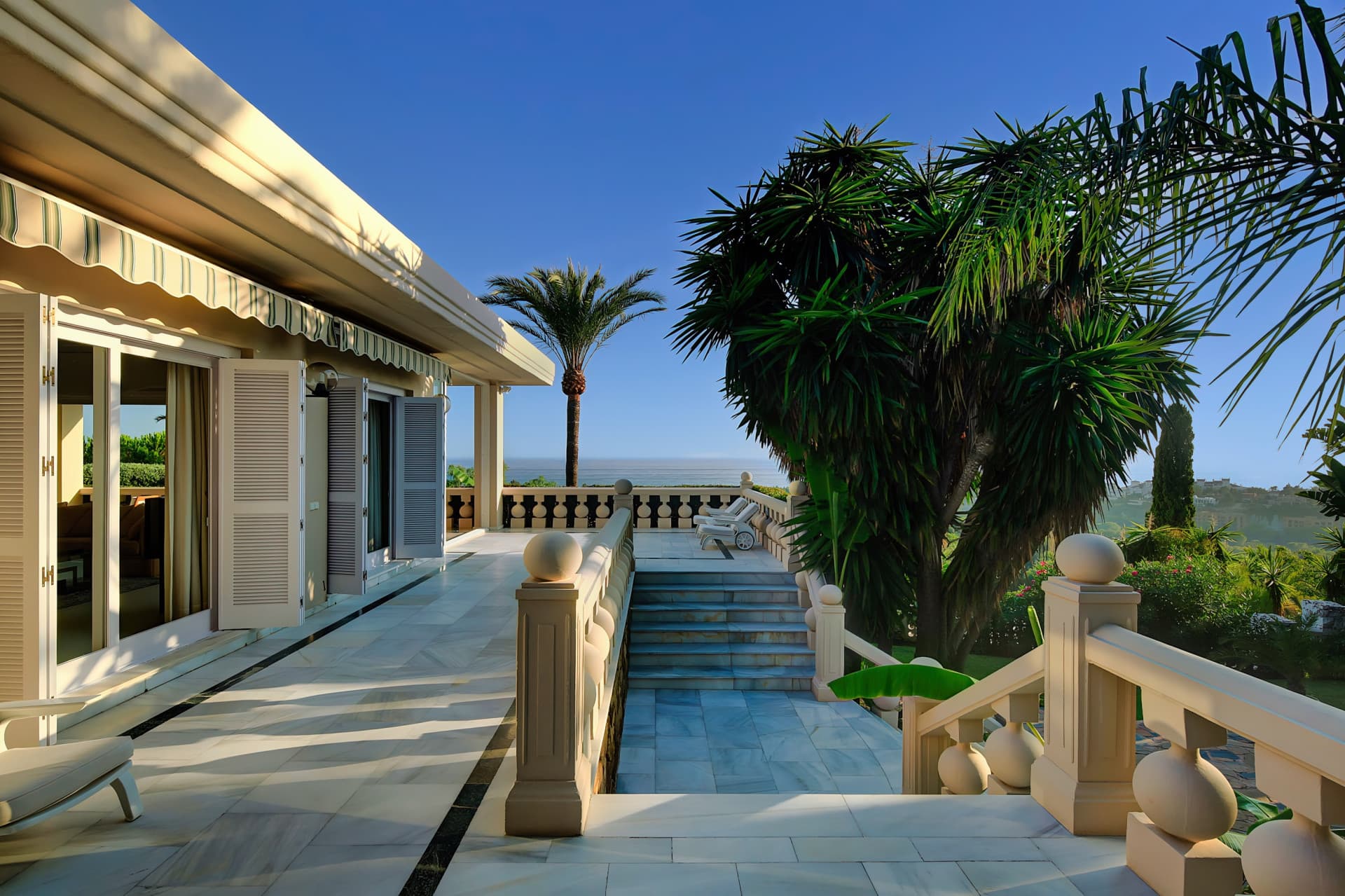 A Masterpiece of Elegance and Serenity Discover timeless elegance in this exceptional villa located in Río Real, one of