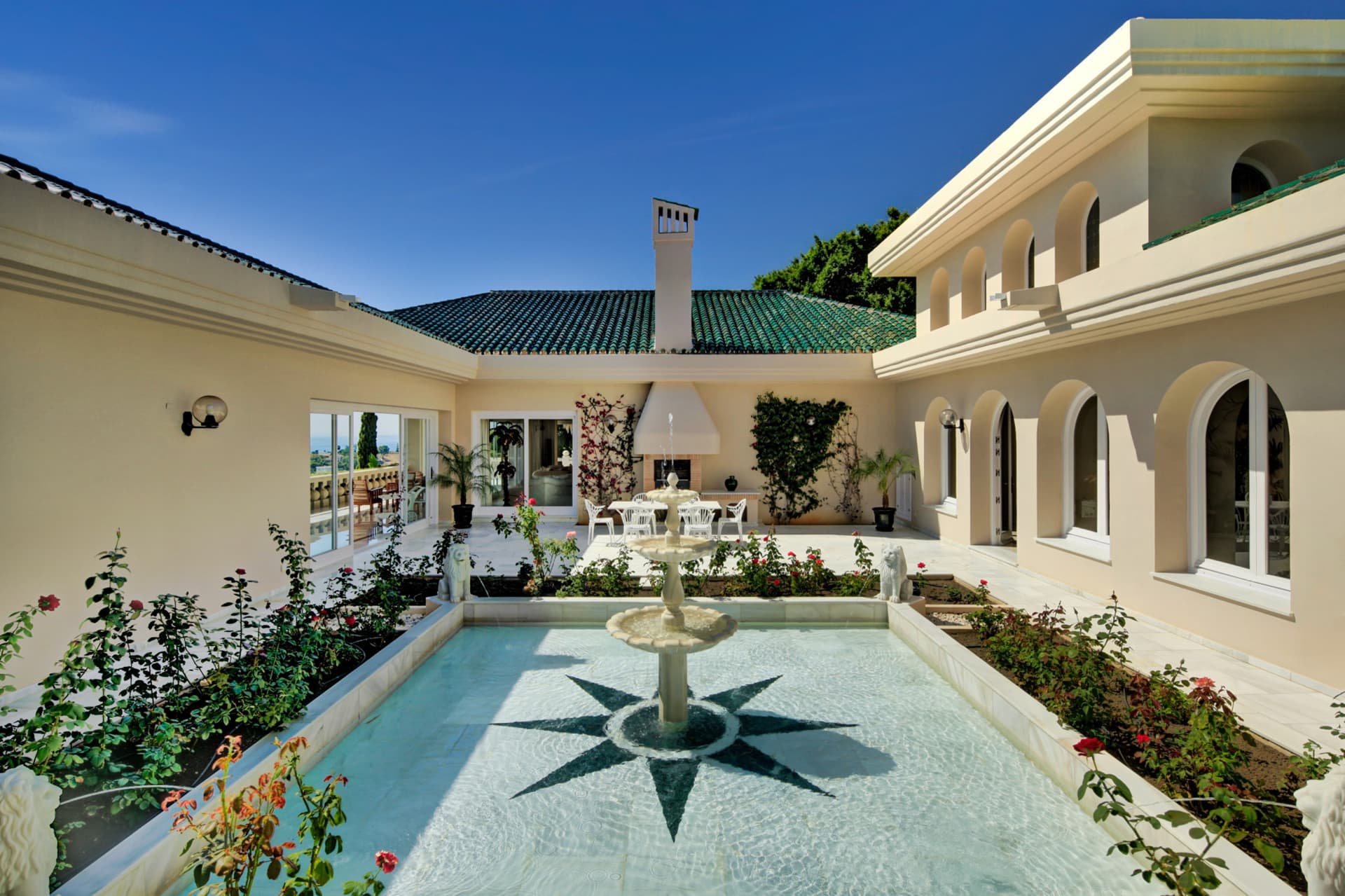 A Masterpiece of Elegance and Serenity Discover timeless elegance in this exceptional villa located in Río Real, one of