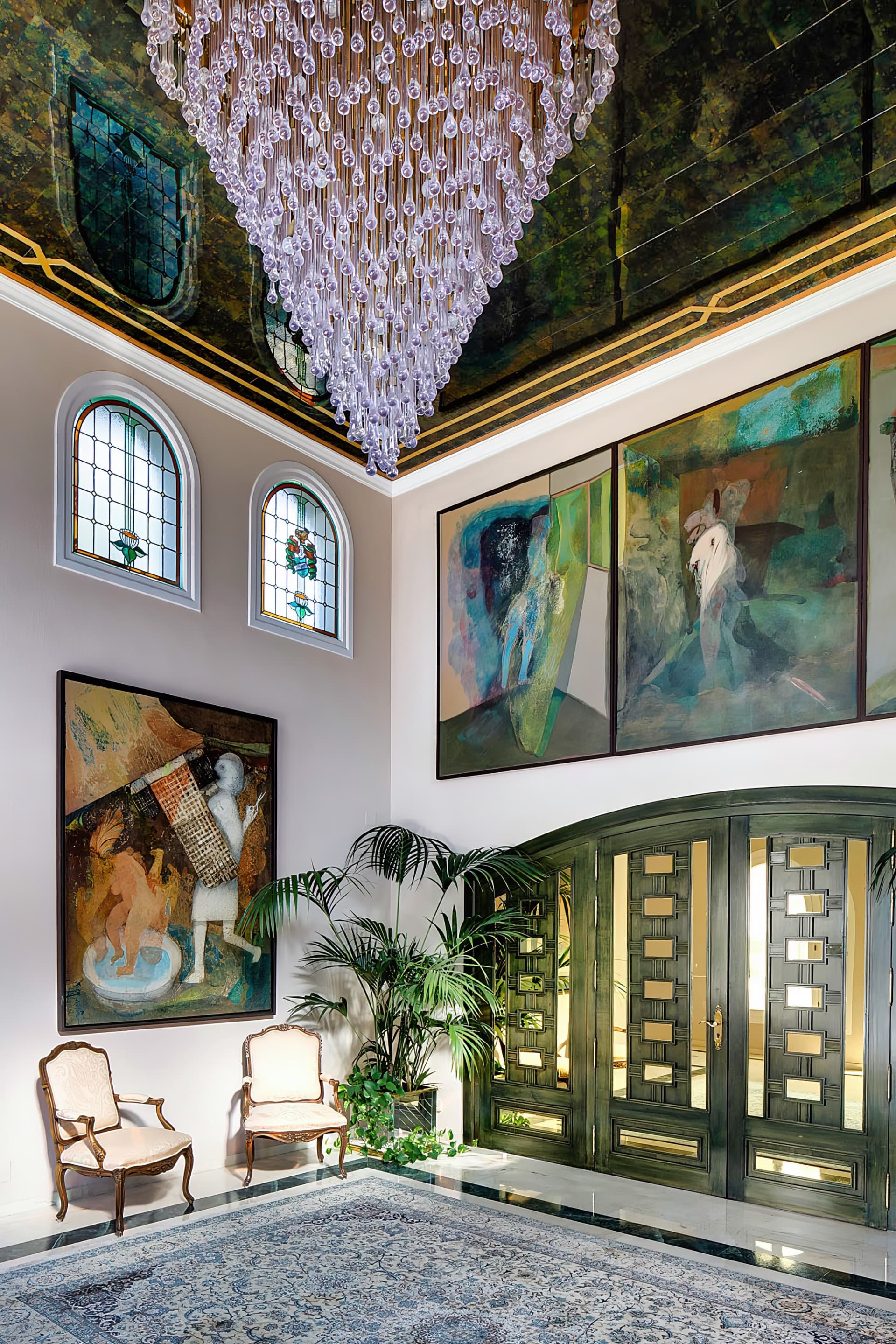 A Masterpiece of Elegance and Serenity Discover timeless elegance in this exceptional villa located in Río Real, one of