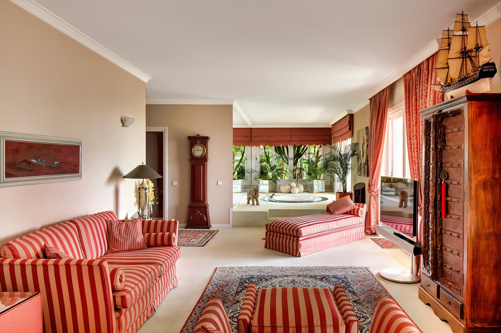 A Masterpiece of Elegance and Serenity Discover timeless elegance in this exceptional villa located in Río Real, one of