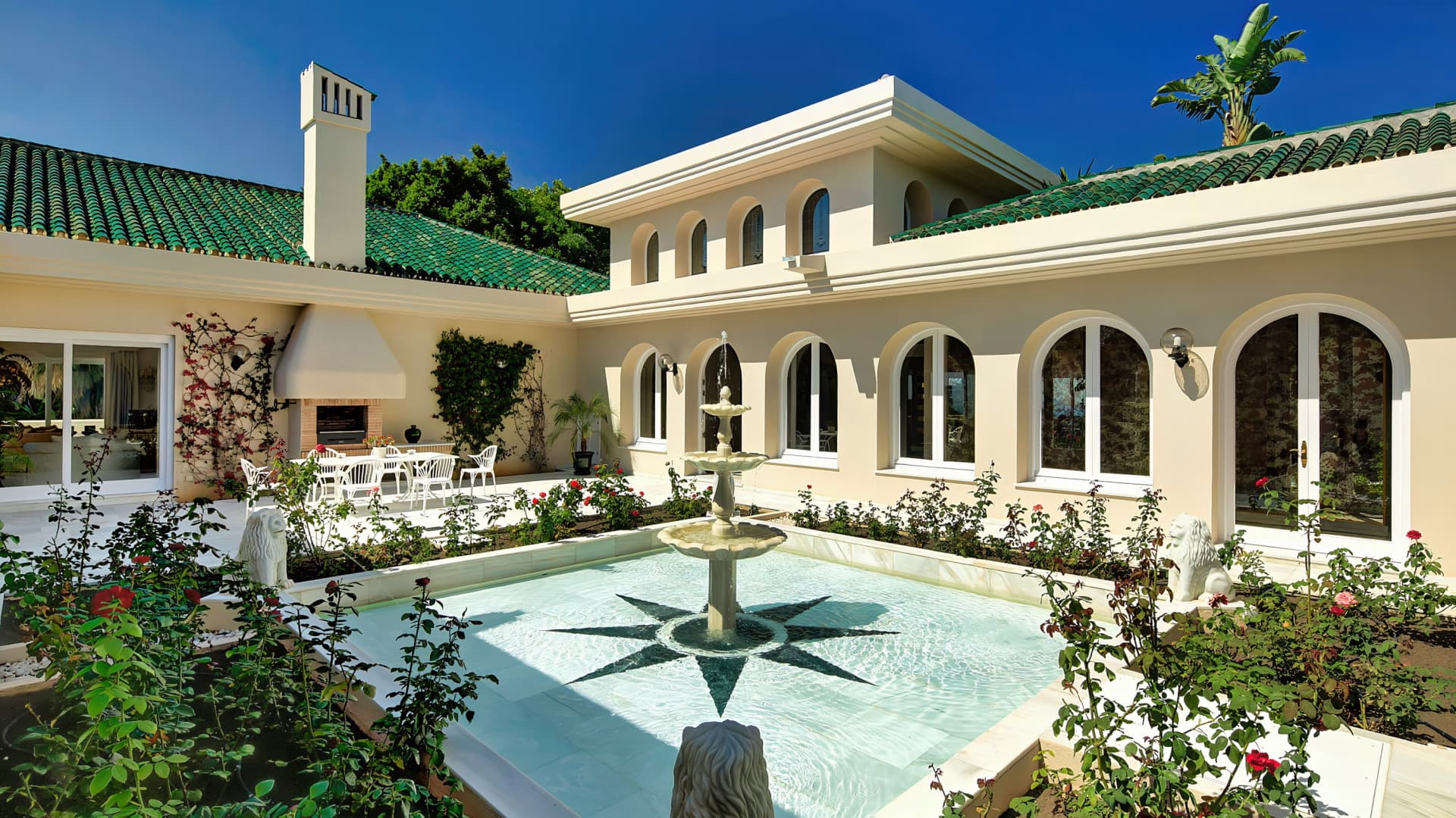 A Masterpiece of Elegance and Serenity Discover timeless elegance in this exceptional villa located in Río Real, one of