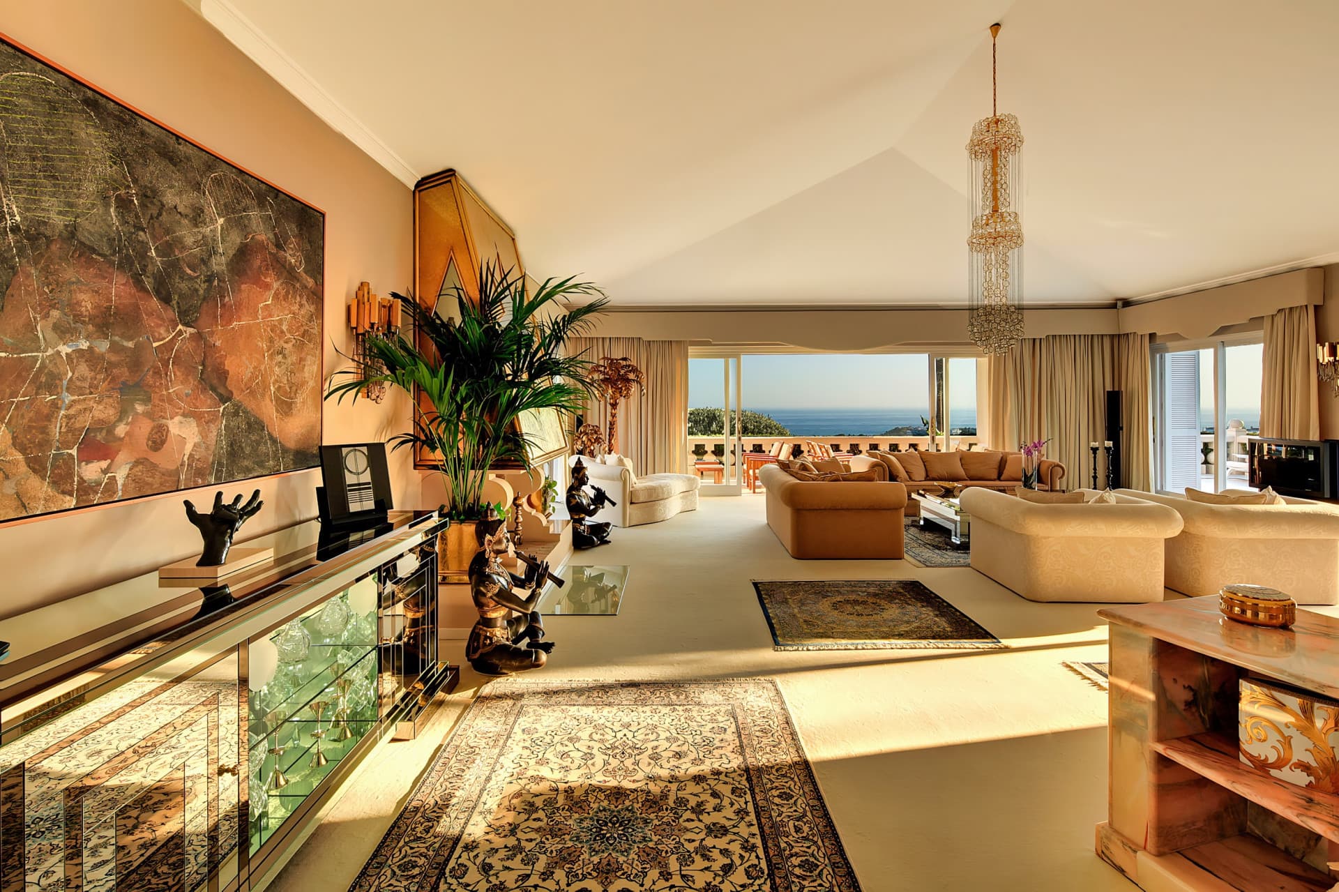 A Masterpiece of Elegance and Serenity Discover timeless elegance in this exceptional villa located in Río Real, one of