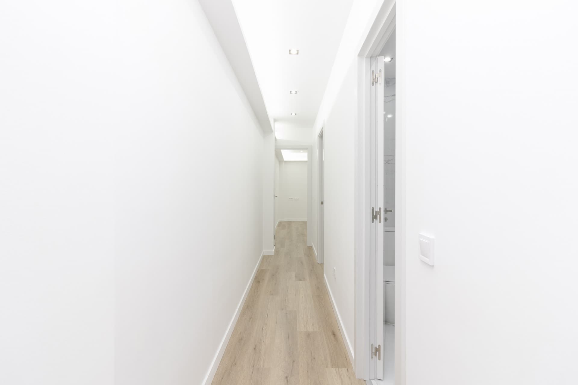Excellent apartment för sale in the heart of Fuengirola, just 100 meters from the sea, close to all amenities and transp
