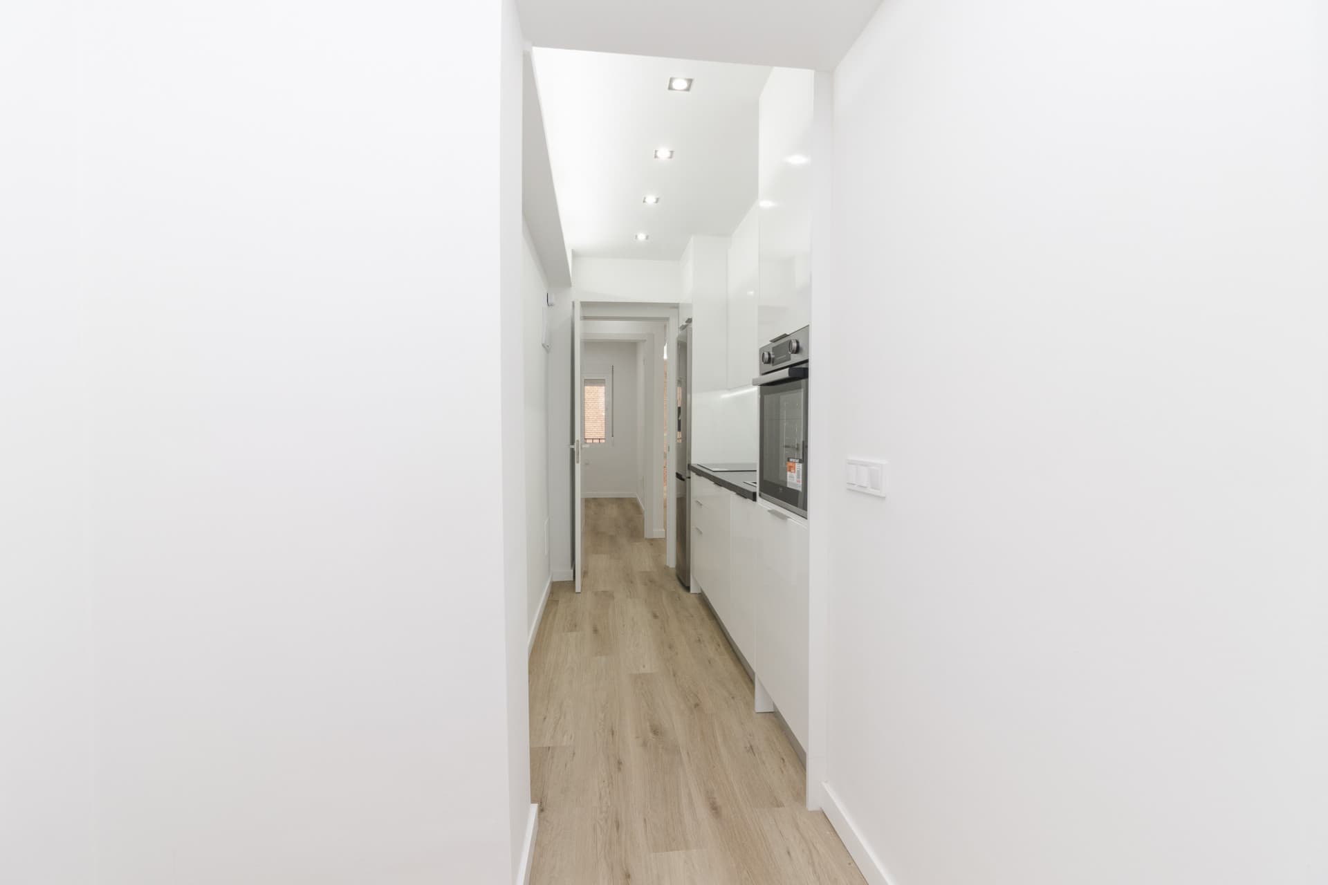 Excellent apartment för sale in the heart of Fuengirola, just 100 meters from the sea, close to all amenities and transp