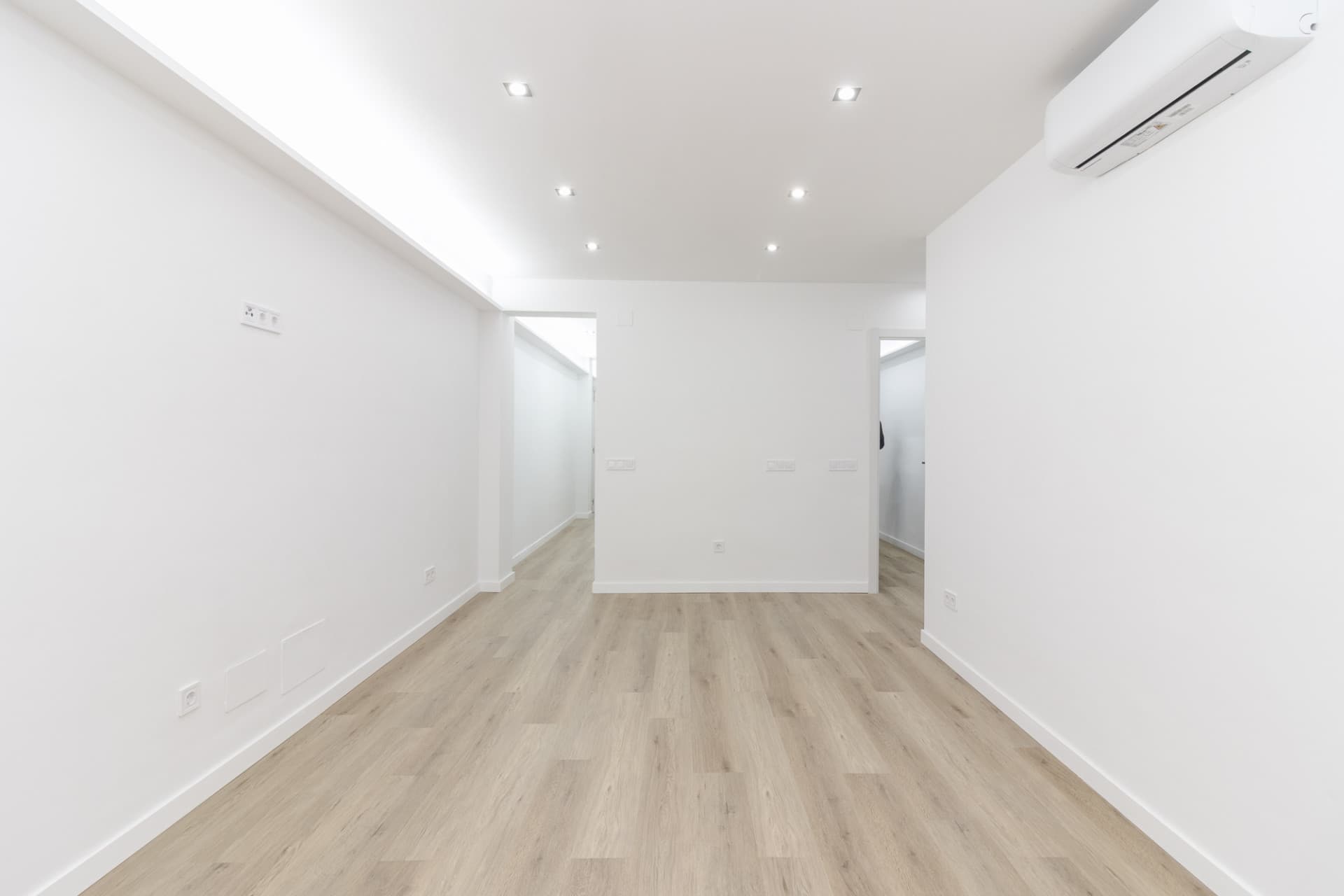 Excellent apartment för sale in the heart of Fuengirola, just 100 meters from the sea, close to all amenities and transp