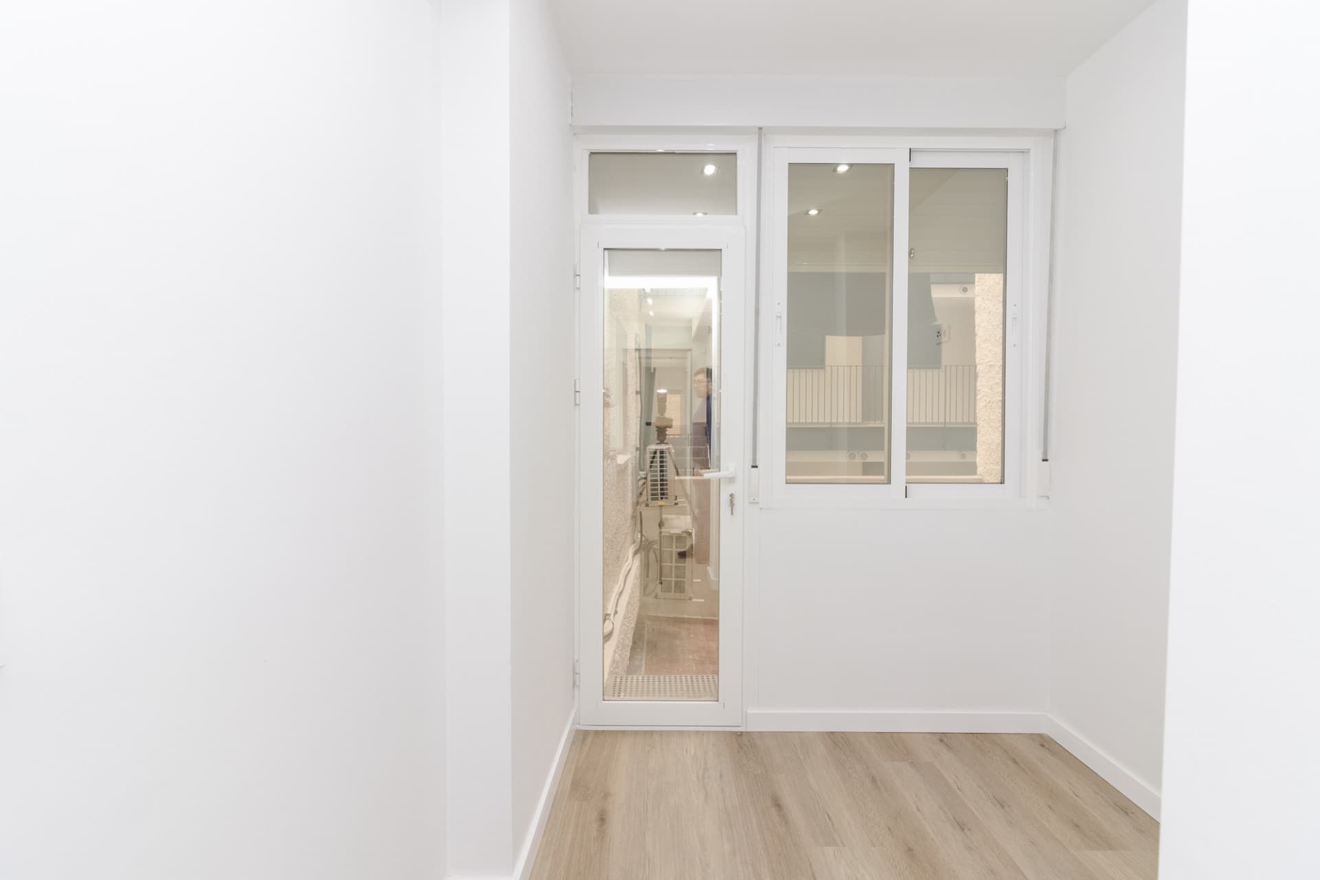 Excellent apartment för sale in the heart of Fuengirola, just 100 meters from the sea, close to all amenities and transp