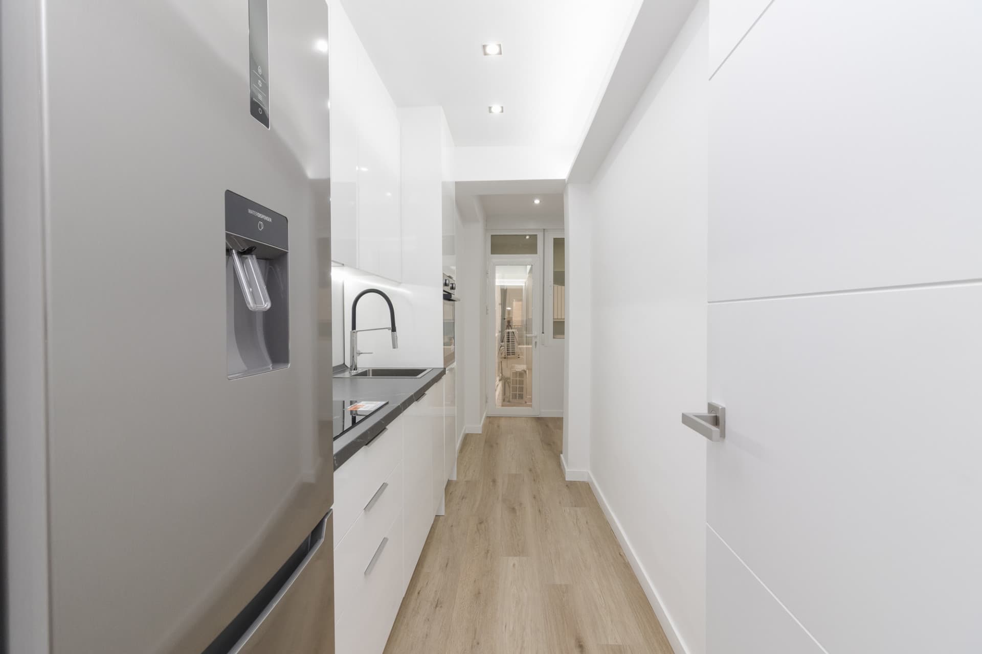 Excellent apartment för sale in the heart of Fuengirola, just 100 meters from the sea, close to all amenities and transp