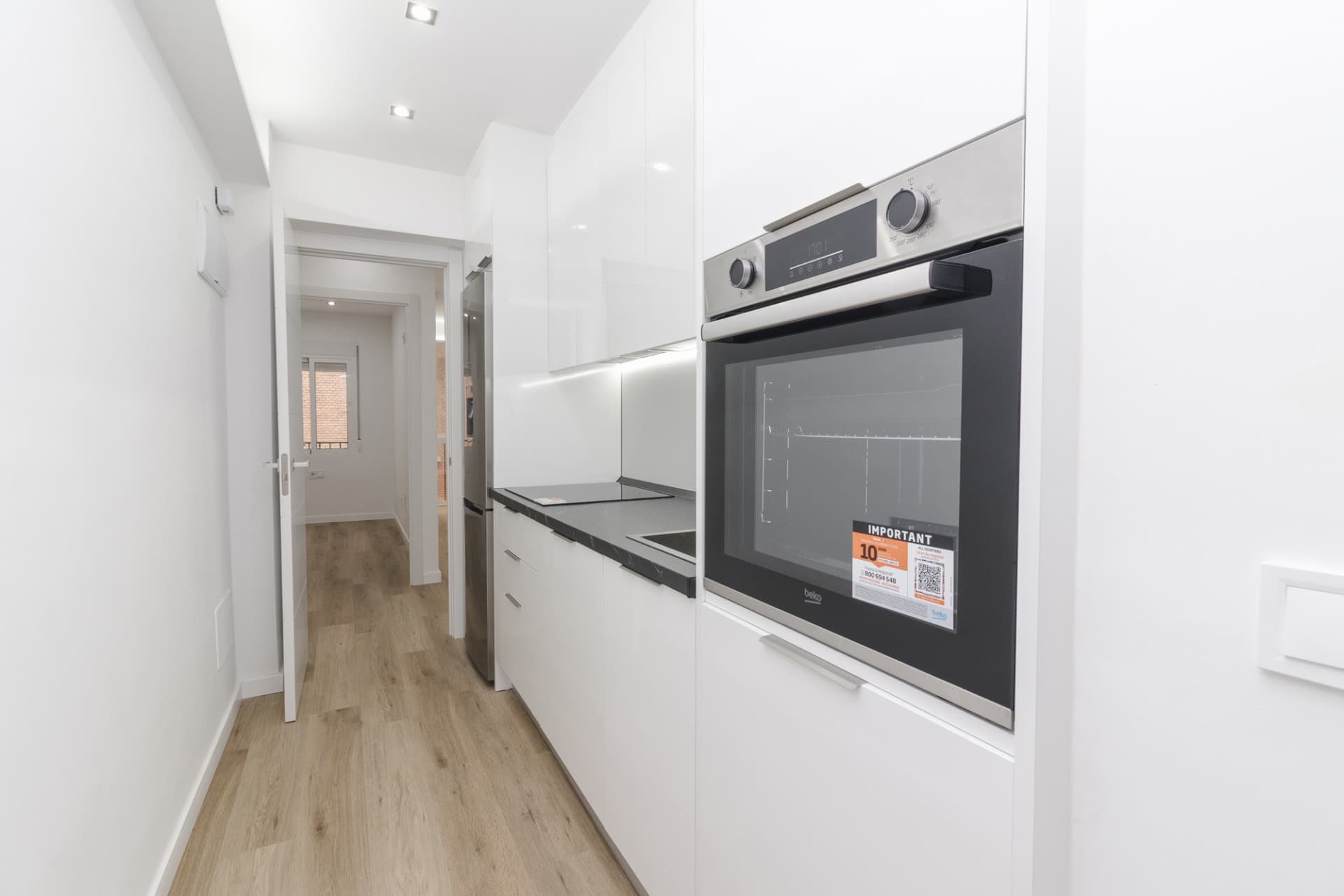 Excellent apartment för sale in the heart of Fuengirola, just 100 meters from the sea, close to all amenities and transp