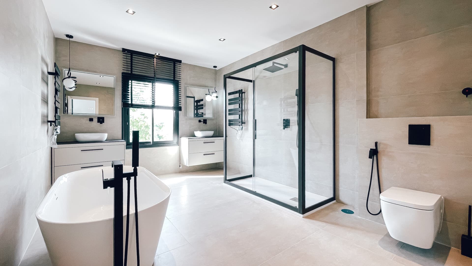 A spacious high-end detached house/villa is for sale, located in the exclusive area of Rodeo Alto (Marbella)