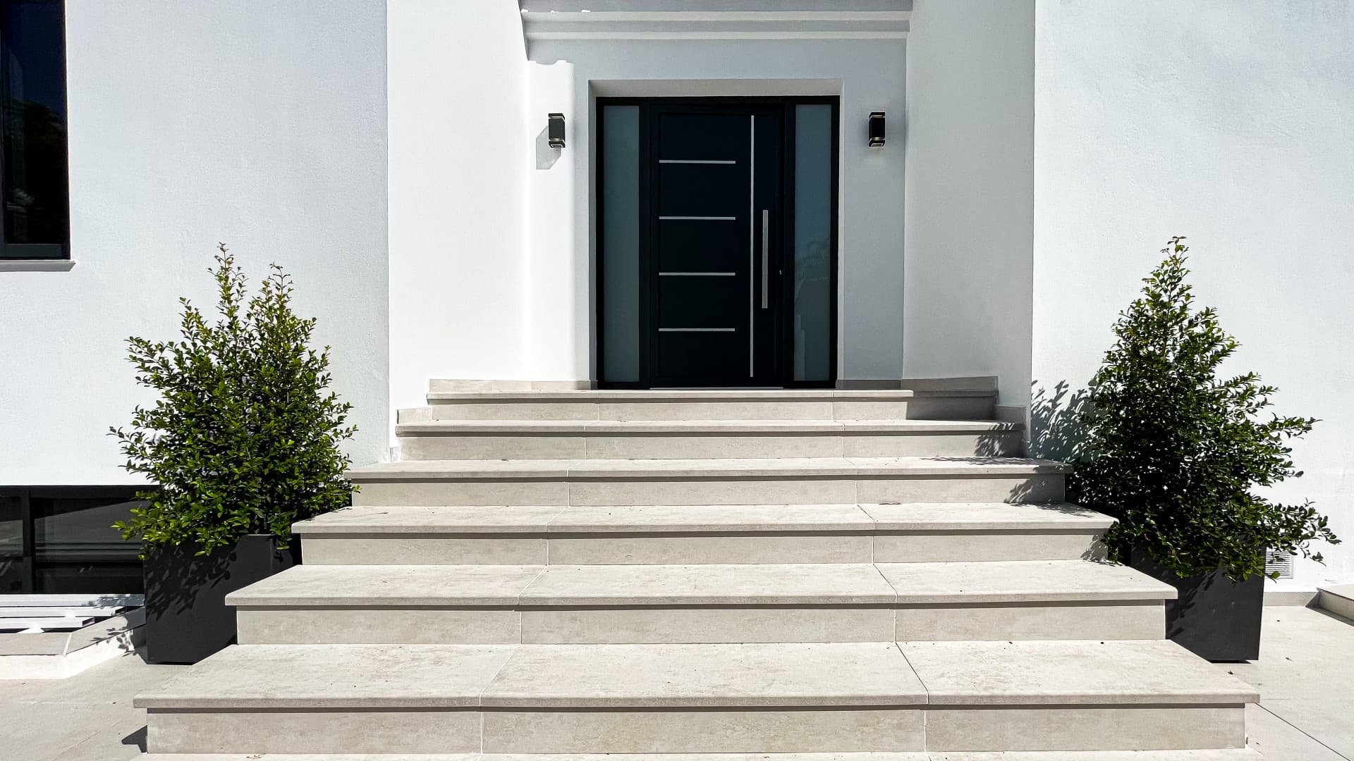 A spacious high-end detached house/villa is for sale, located in the exclusive area of Rodeo Alto (Marbella)