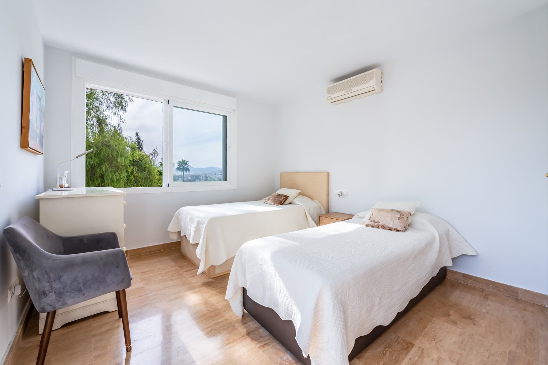 This delightful 2 bed apartment is flooded with light and enjoys the sun all day due to its South and West facing terrac