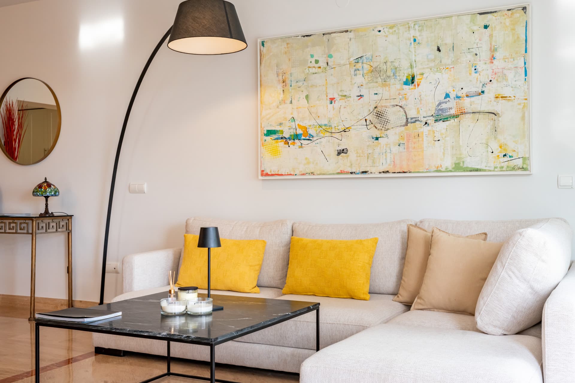 This delightful 2 bed apartment is flooded with light and enjoys the sun all day due to its South and West facing terrac