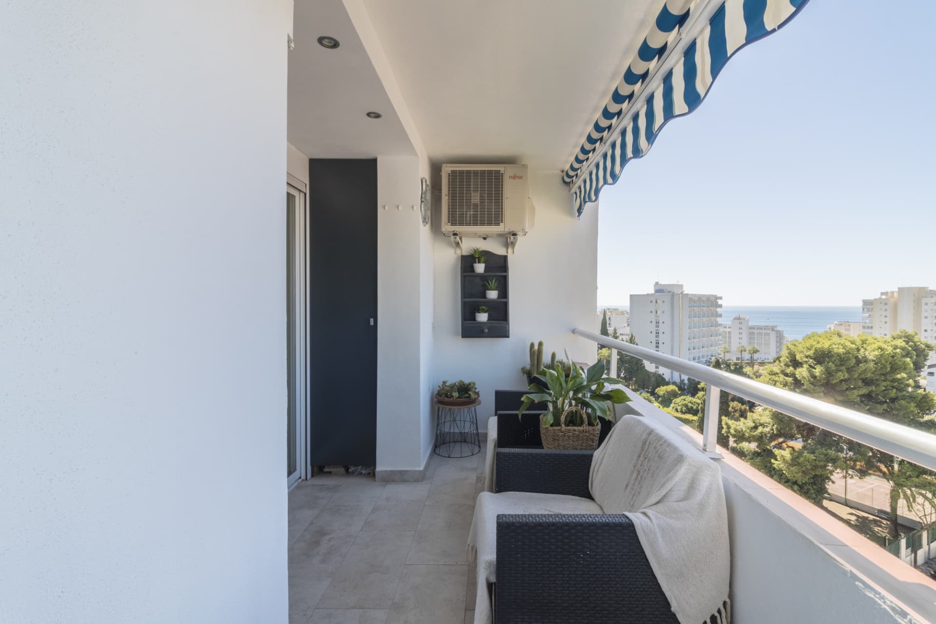 Wonderful apartment for sale, with an excellent location, sea views, surrounded by amenities, and just a few minutes' wa