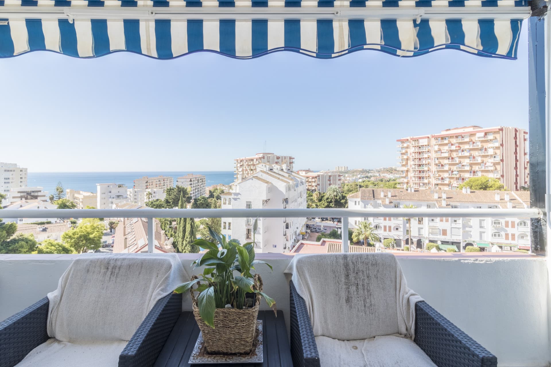 Wonderful apartment for sale, with an excellent location, sea views, surrounded by amenities, and just a few minutes' wa