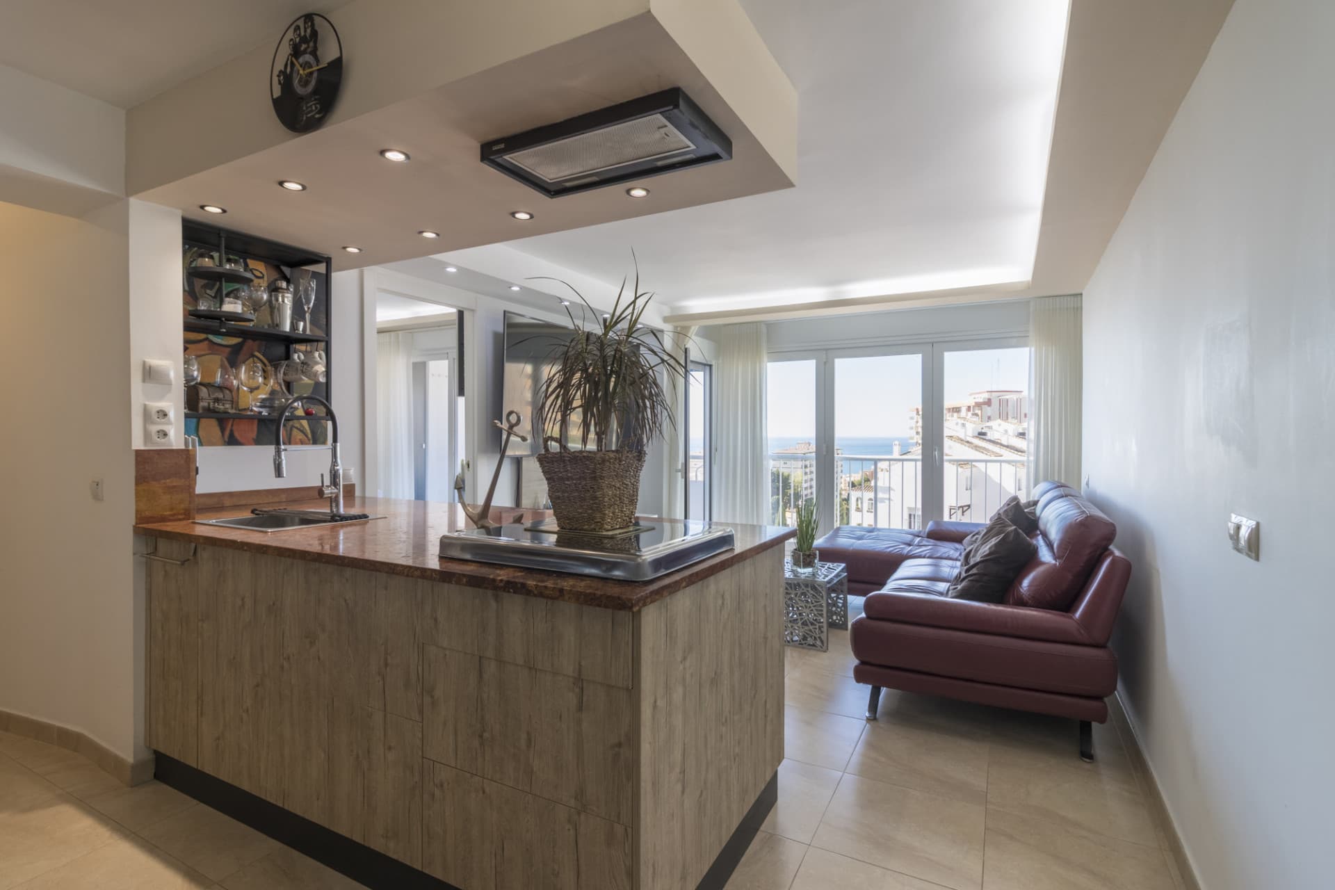 Wonderful apartment for sale, with an excellent location, sea views, surrounded by amenities, and just a few minutes' wa