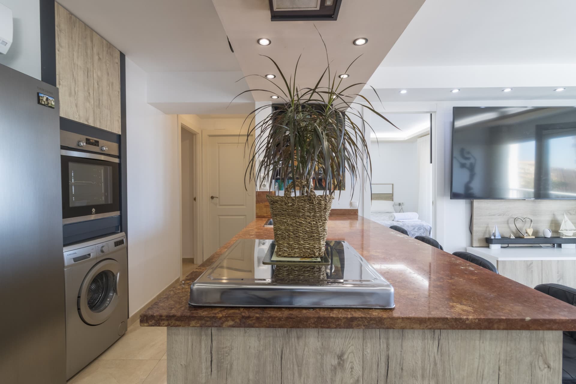 Wonderful apartment for sale, with an excellent location, sea views, surrounded by amenities, and just a few minutes' wa