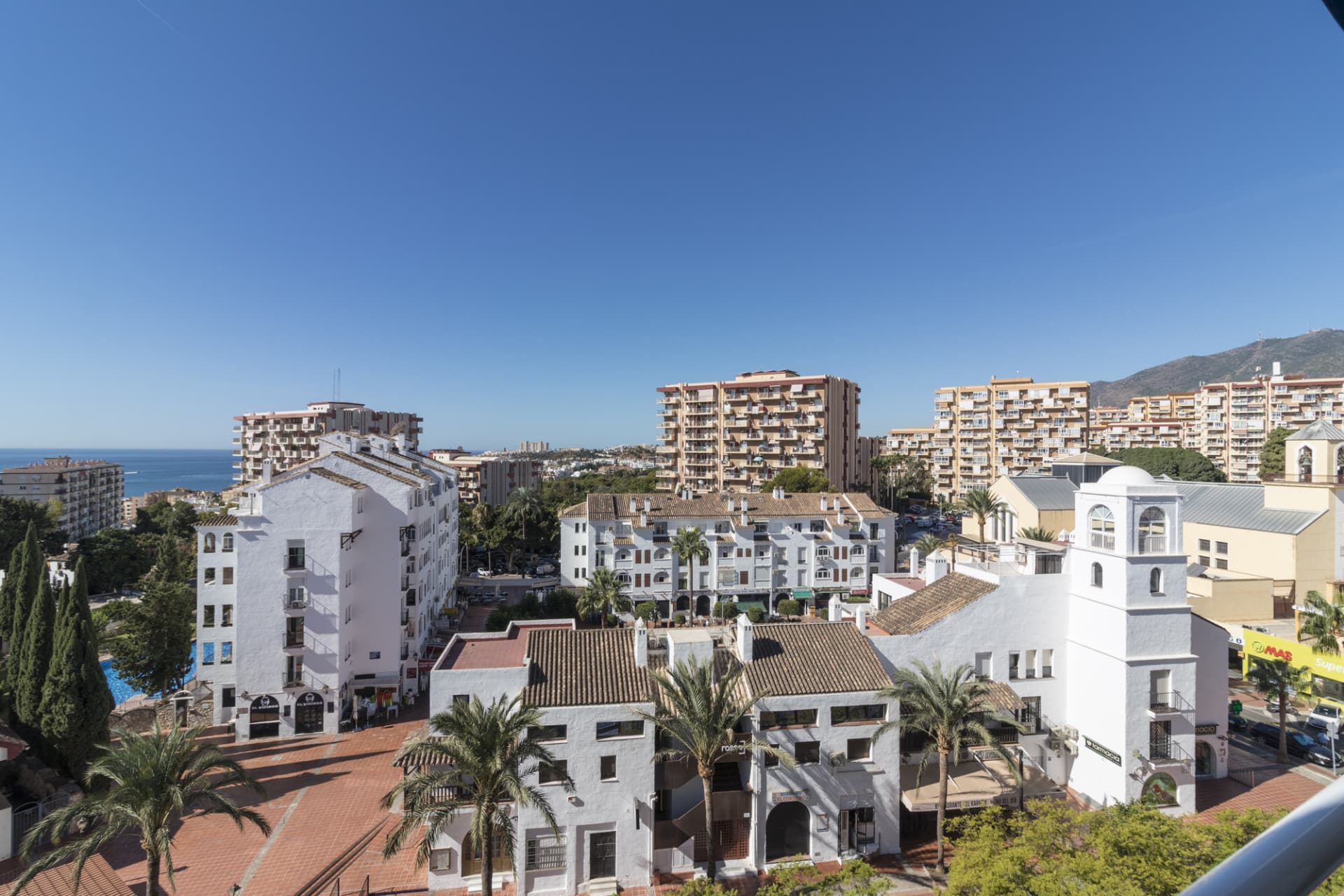 Wonderful apartment for sale, with an excellent location, sea views, surrounded by amenities, and just a few minutes' wa