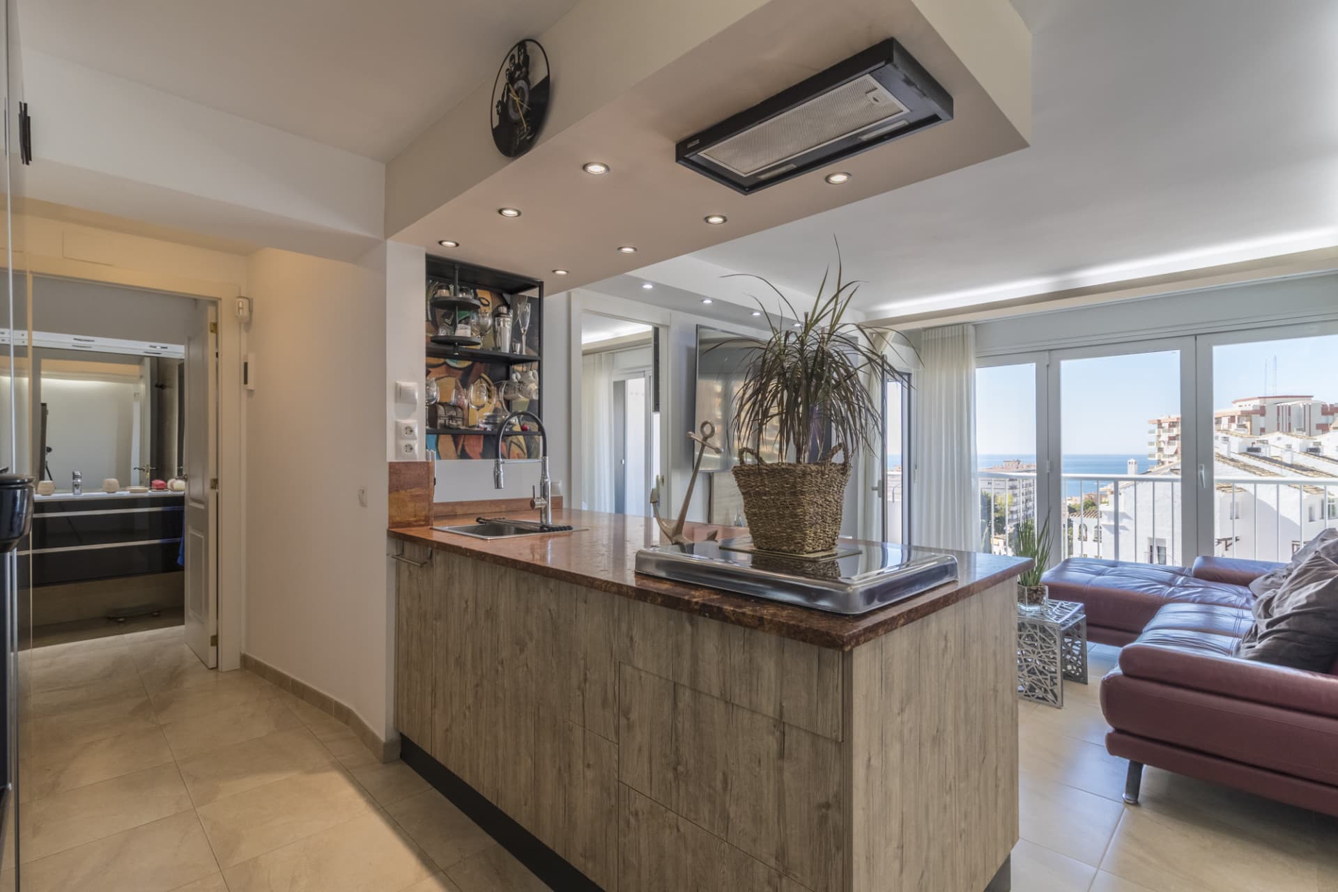 Wonderful apartment for sale, with an excellent location, sea views, surrounded by amenities, and just a few minutes' wa