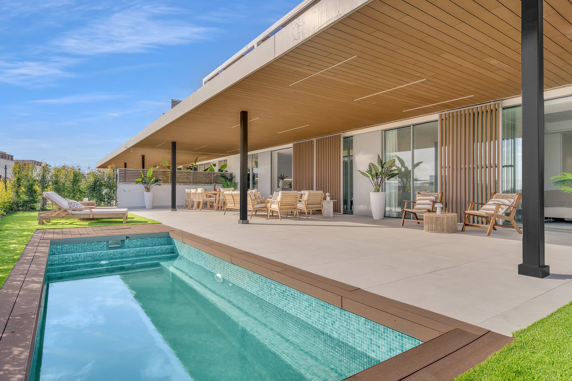 This is a rare chance to own something that offers the best of both worlds, the space, privacy, and outdoor lifestyle of