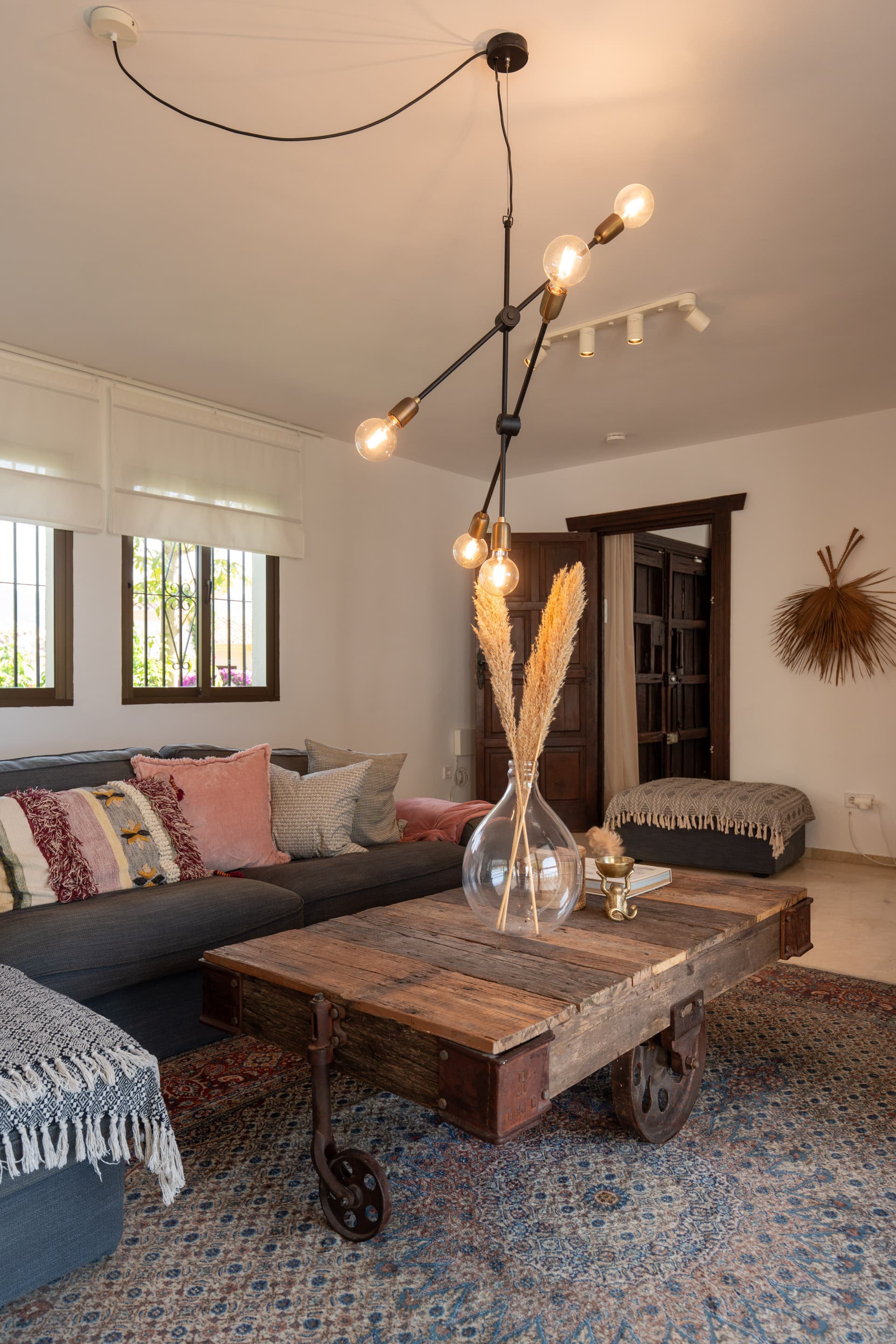 Splendor & Panoramic Views in La Sierrezuela Perched on the highest ridge of La Sierrezuela, this singular family villa