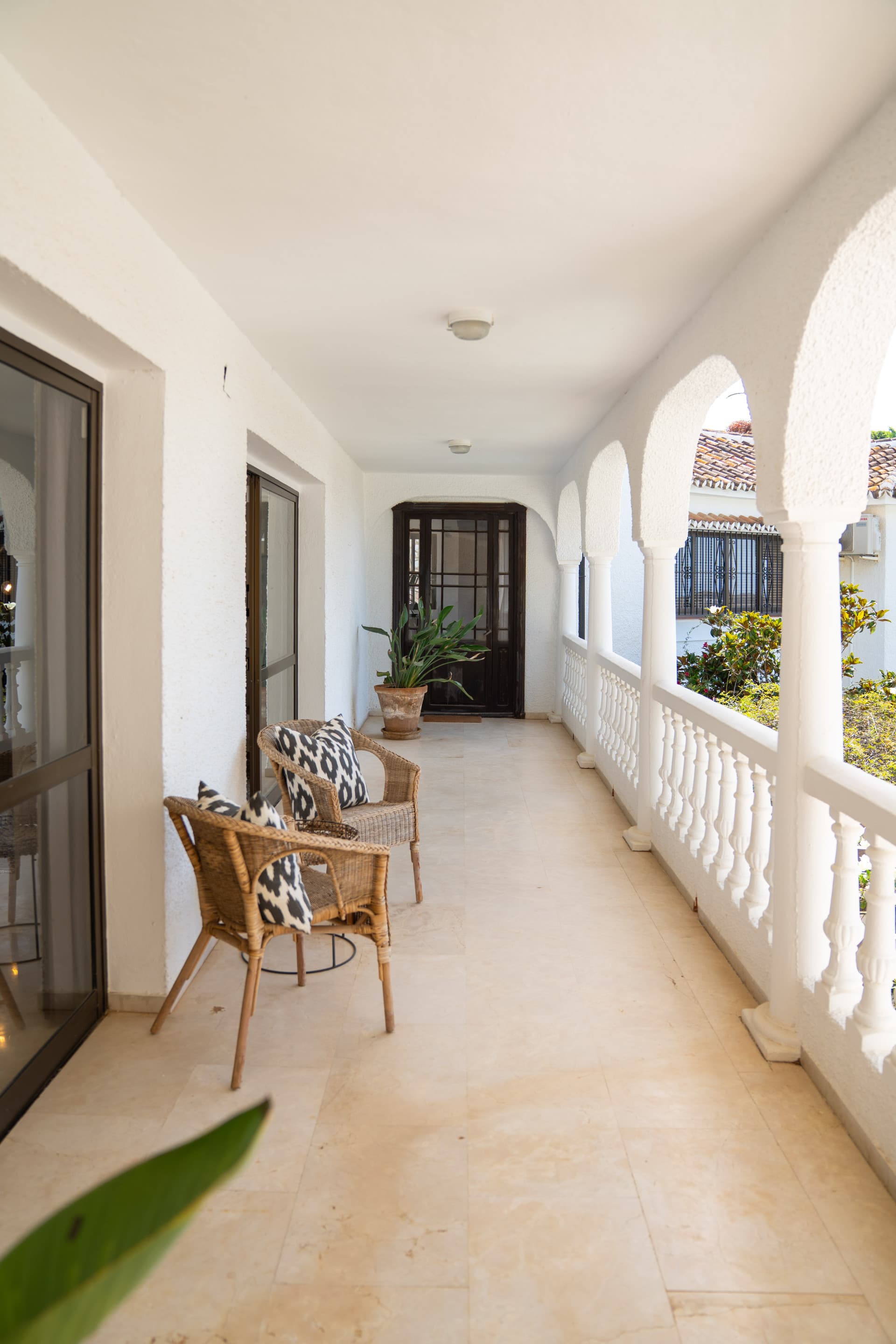 Splendor & Panoramic Views in La Sierrezuela Perched on the highest ridge of La Sierrezuela, this singular family villa