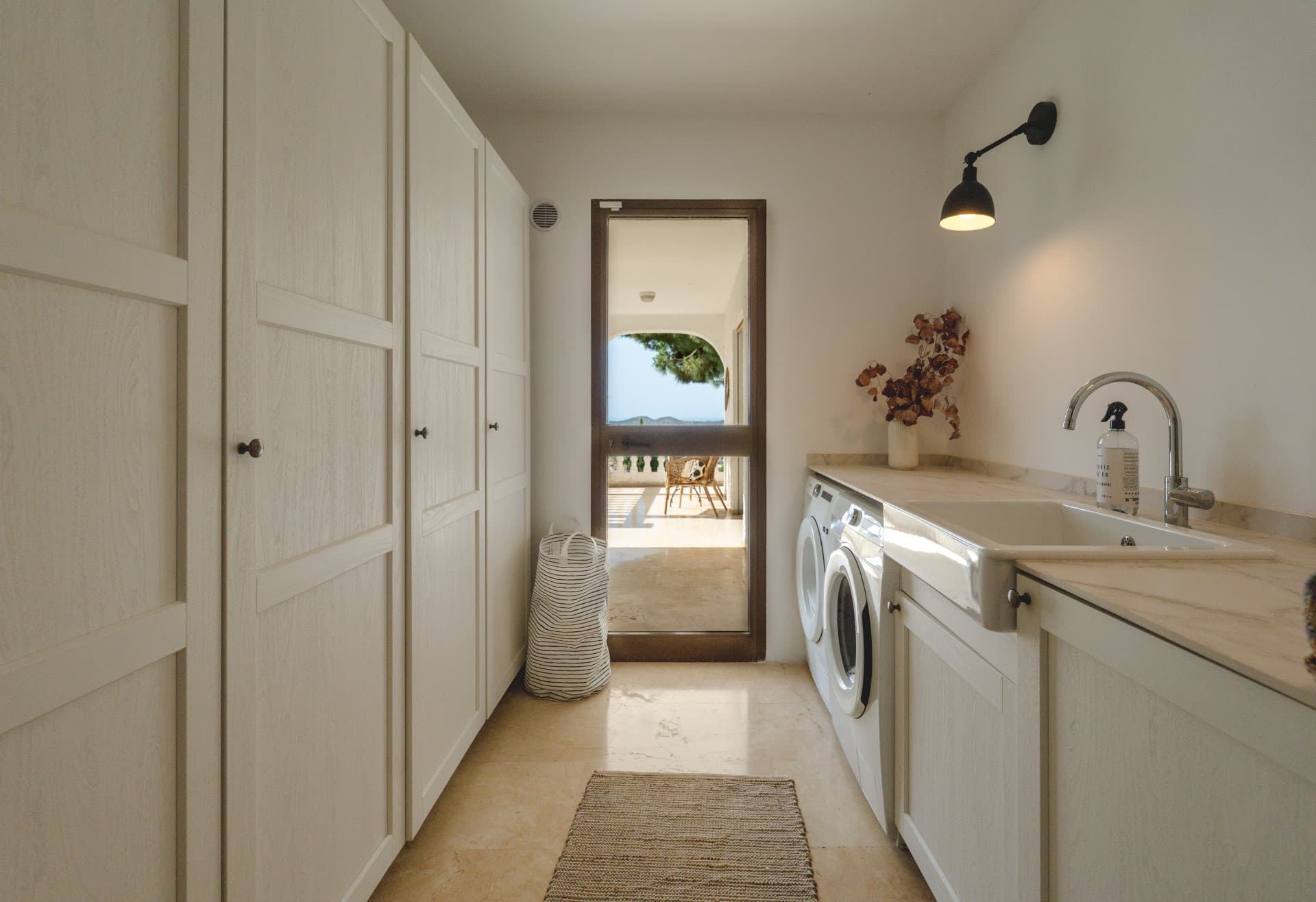 Splendor & Panoramic Views in La Sierrezuela Perched on the highest ridge of La Sierrezuela, this singular family villa