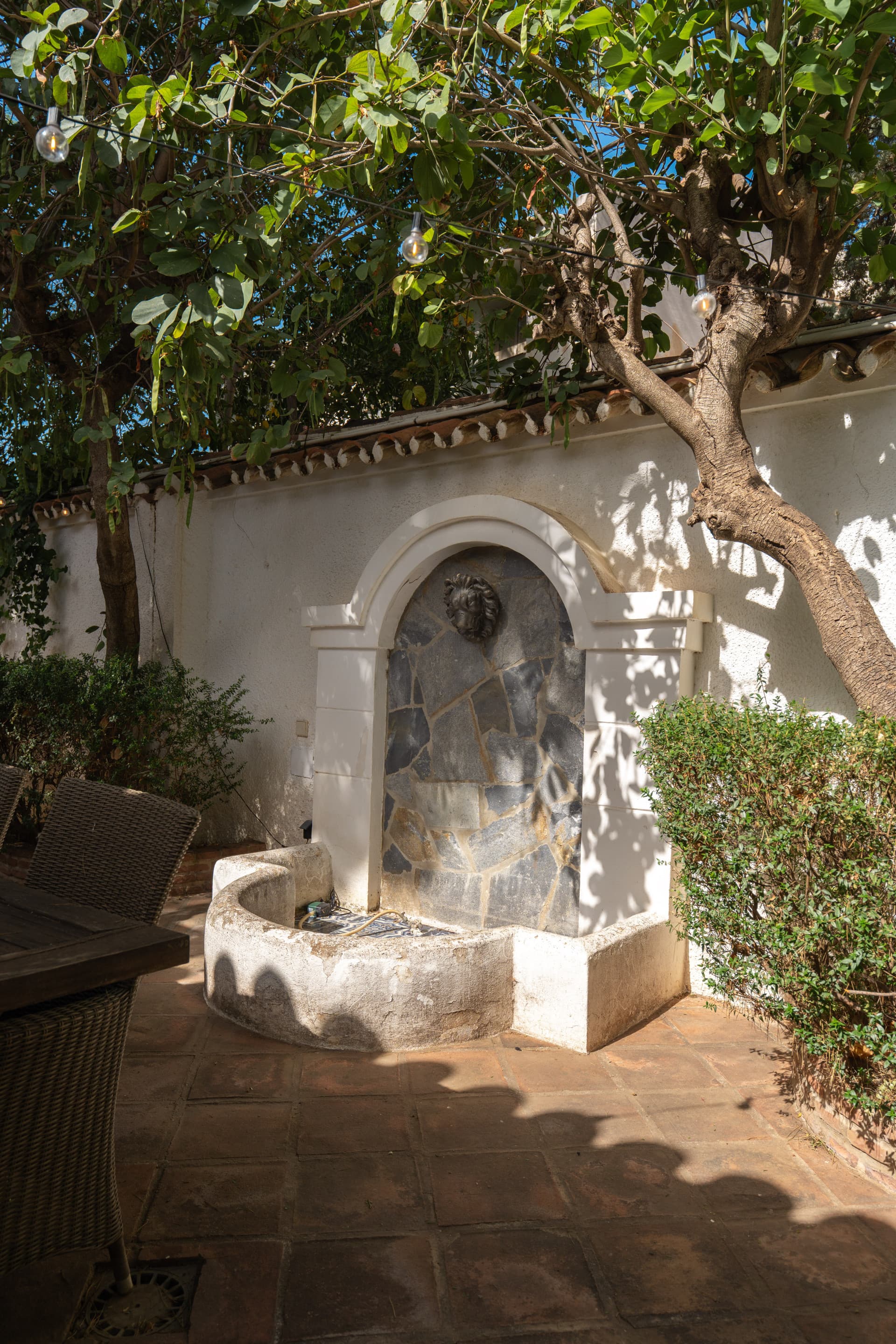 Splendor & Panoramic Views in La Sierrezuela Perched on the highest ridge of La Sierrezuela, this singular family villa