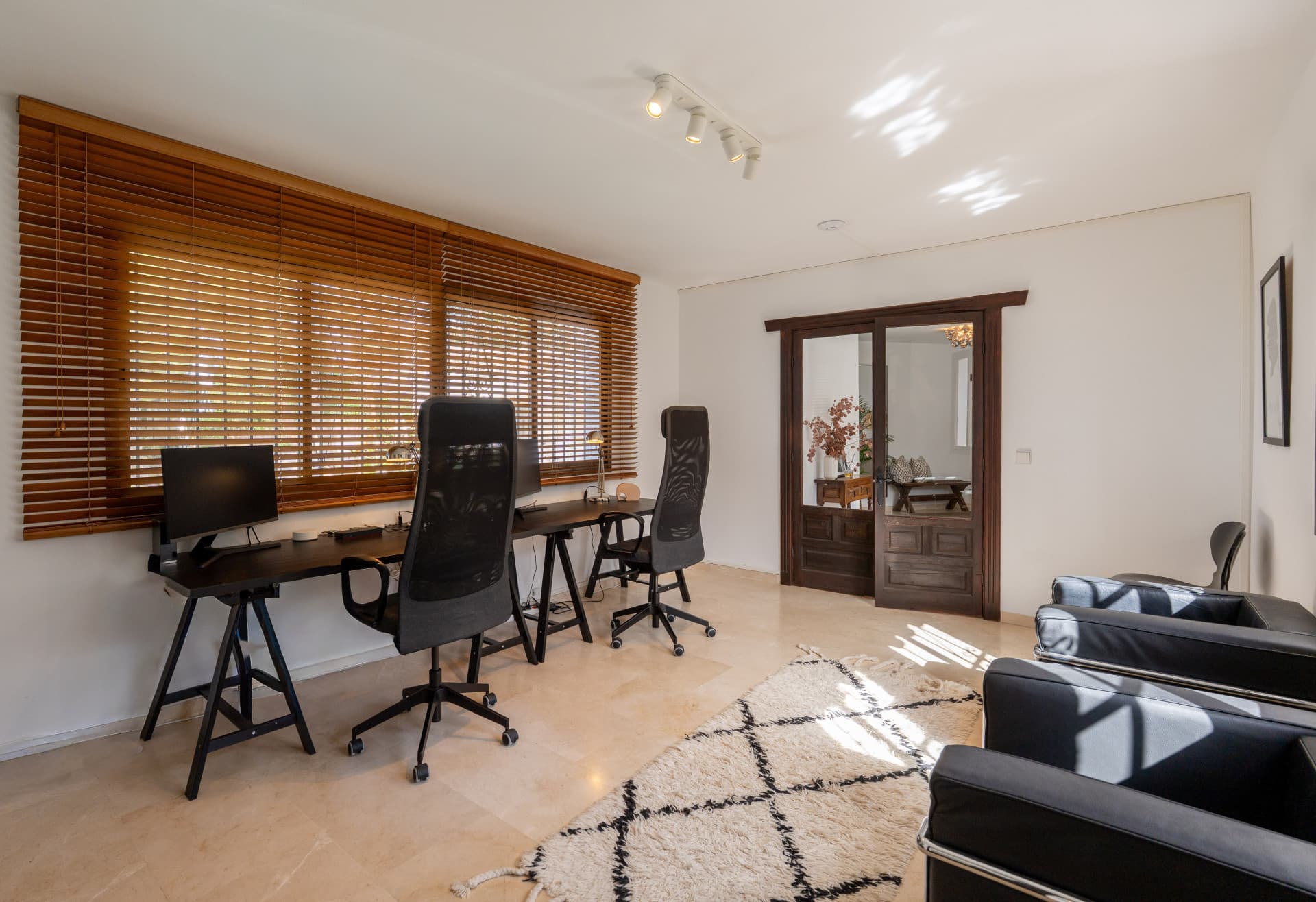 Splendor & Panoramic Views in La Sierrezuela Perched on the highest ridge of La Sierrezuela, this singular family villa