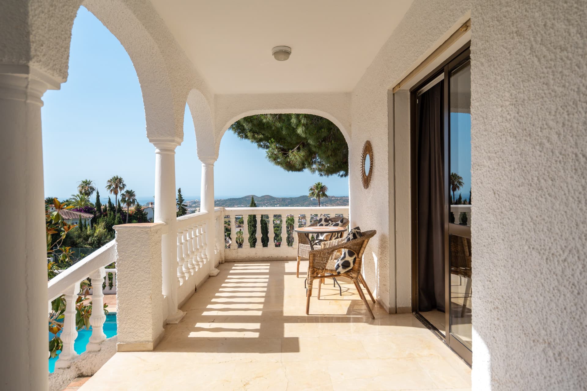 Splendor & Panoramic Views in La Sierrezuela Perched on the highest ridge of La Sierrezuela, this singular family villa