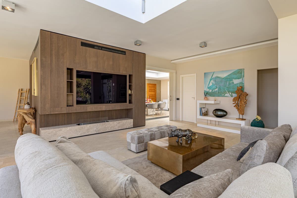 Architectural Contemporary Villa in El Rosario, East Marbella Situated within the established residential enclave of El
