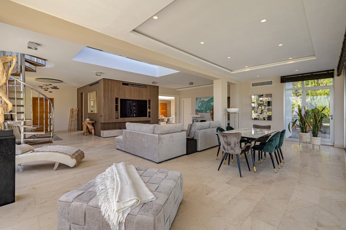 Architectural Contemporary Villa in El Rosario, East Marbella Situated within the established residential enclave of El