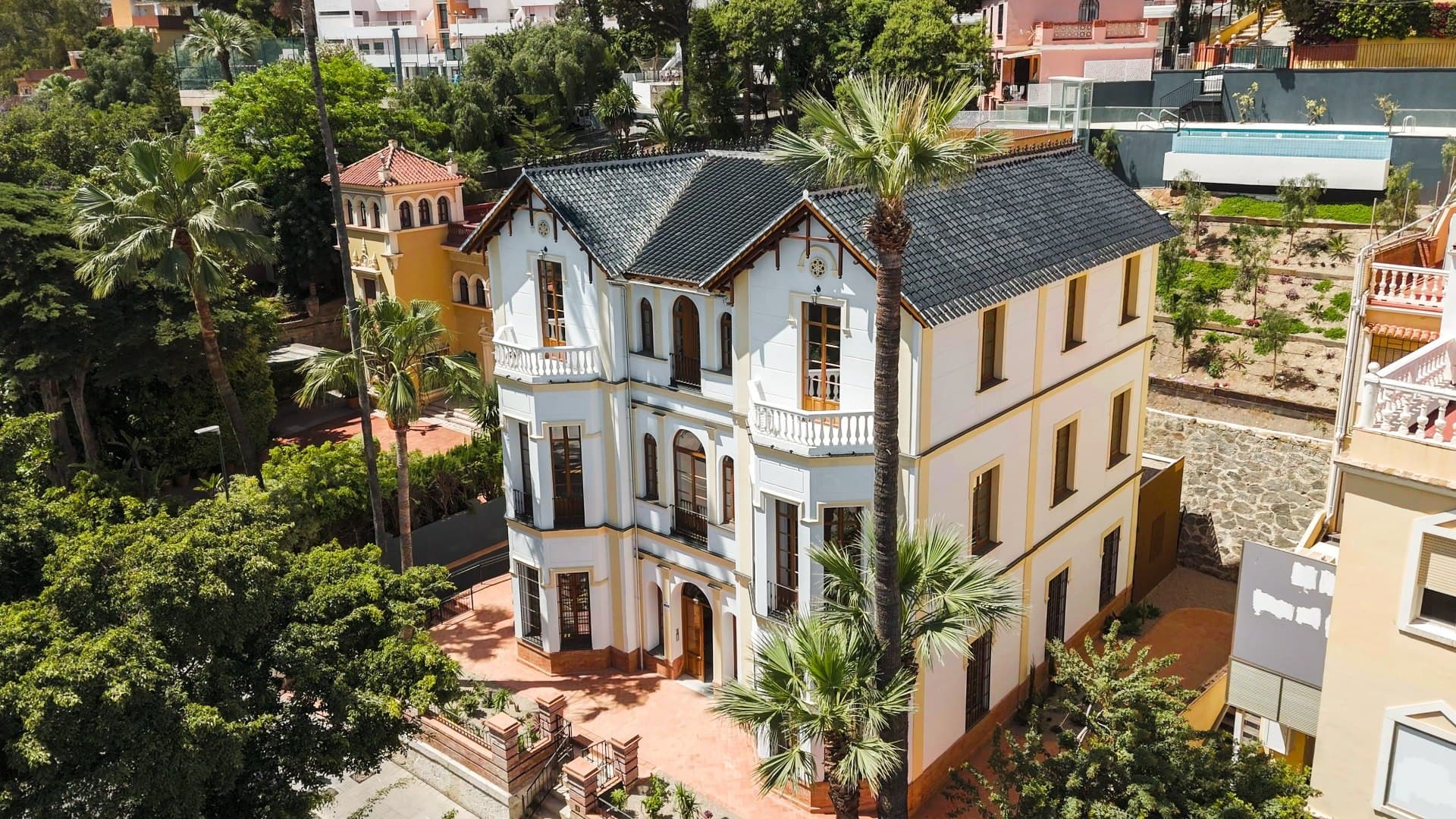 Sancha 13 – An exclusive collection of fifteen apartments in a restored historic Málaga landmark, just 200 metres from t