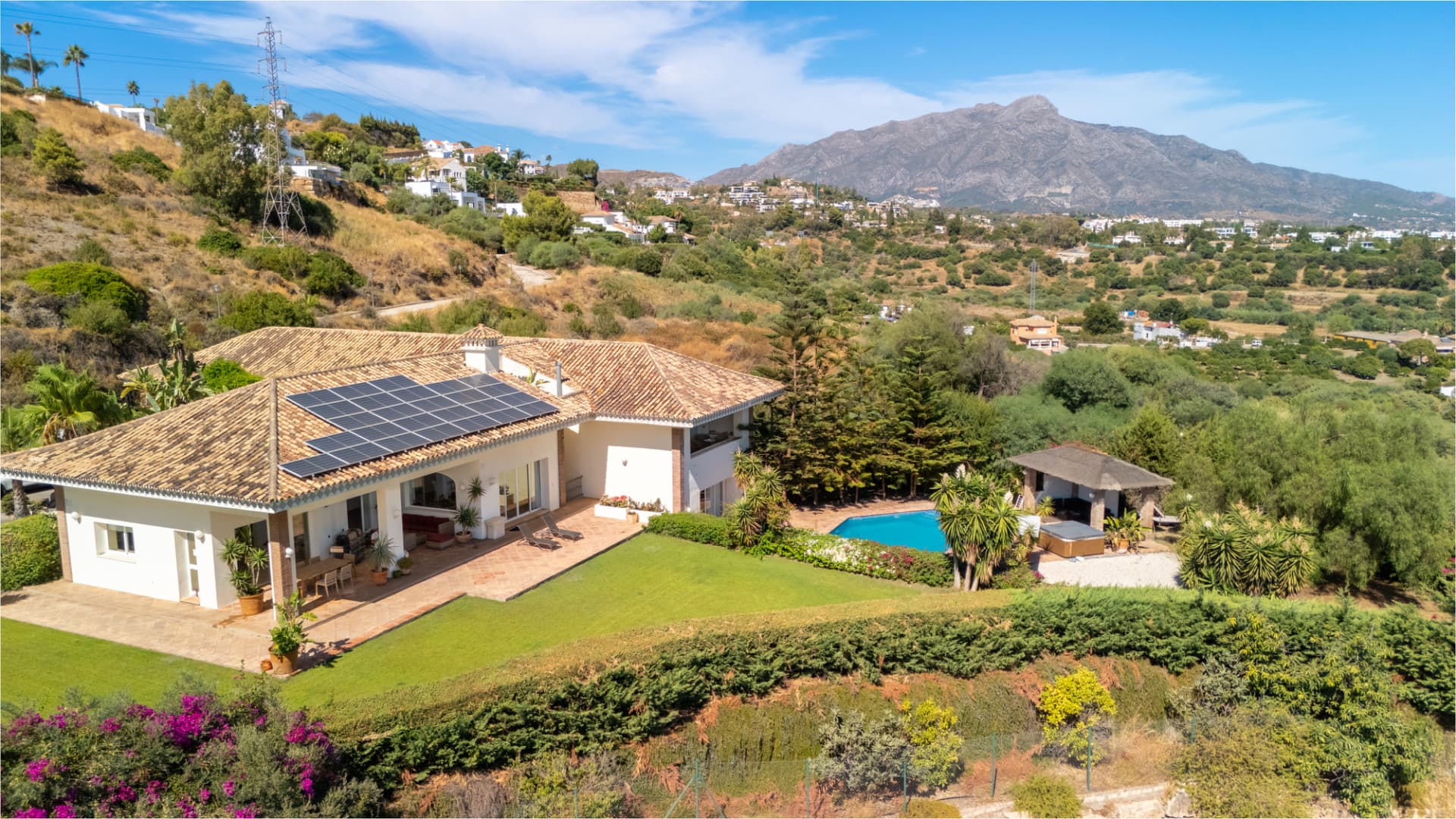 Exclusive Private Villa in the Hills of Benahavís Experience the ultimate in luxury living with this extraordinary villa