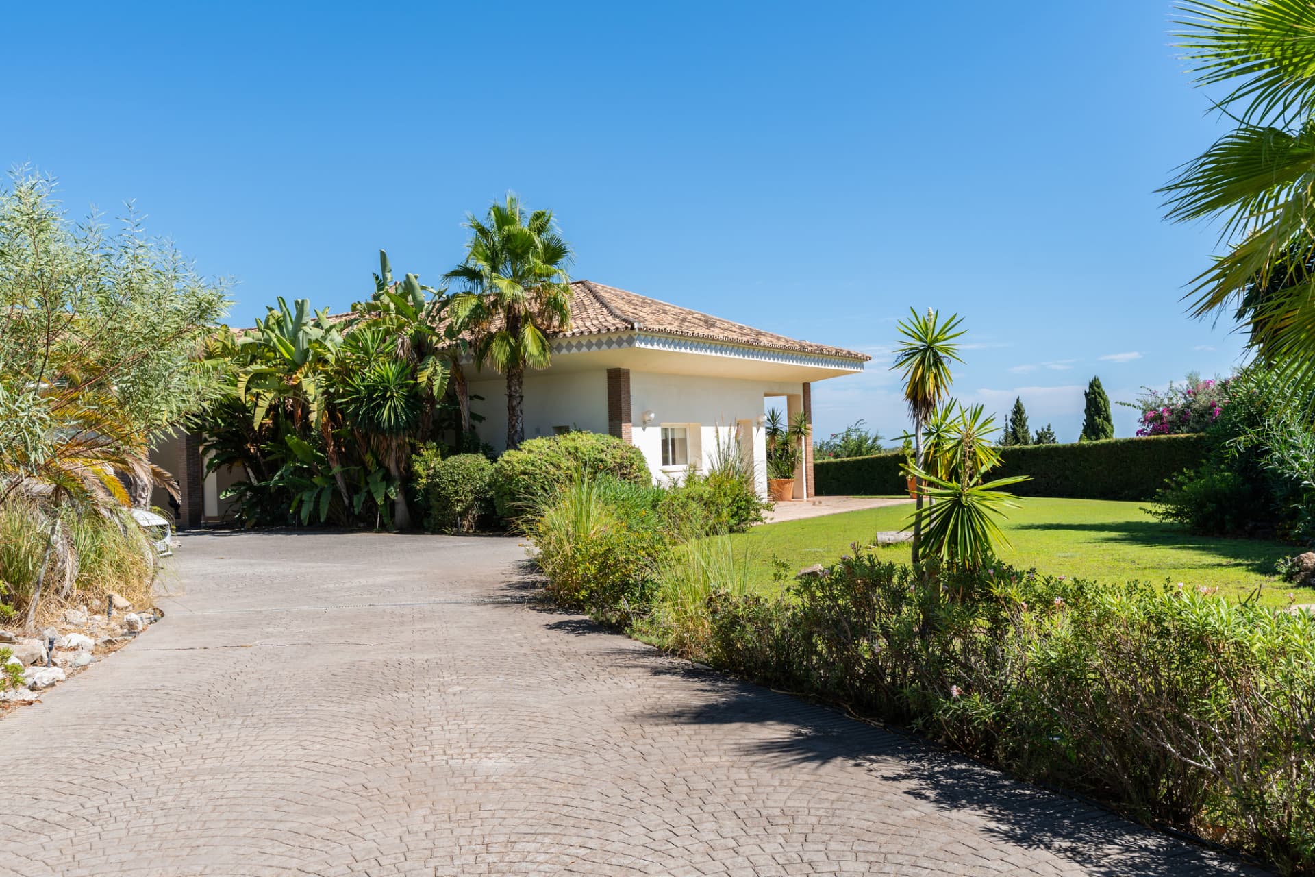 Exclusive Private Villa in the Hills of Benahavís Experience the ultimate in luxury living with this extraordinary villa