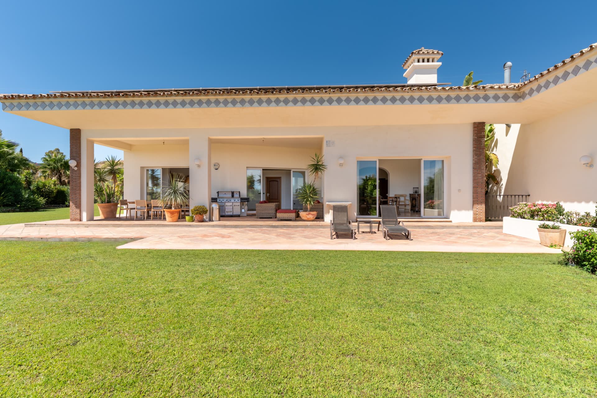 Exclusive Private Villa in the Hills of Benahavís Experience the ultimate in luxury living with this extraordinary villa