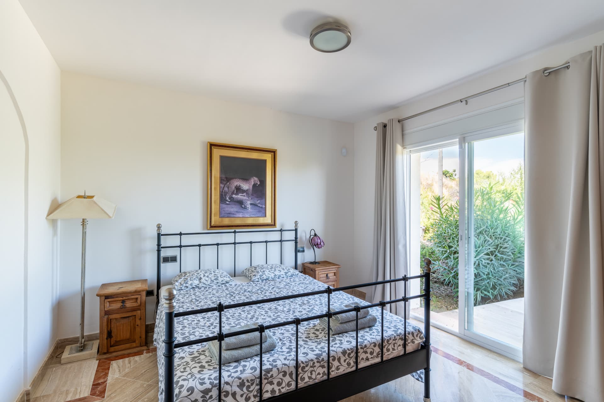 Exclusive Private Villa in the Hills of Benahavís Experience the ultimate in luxury living with this extraordinary villa